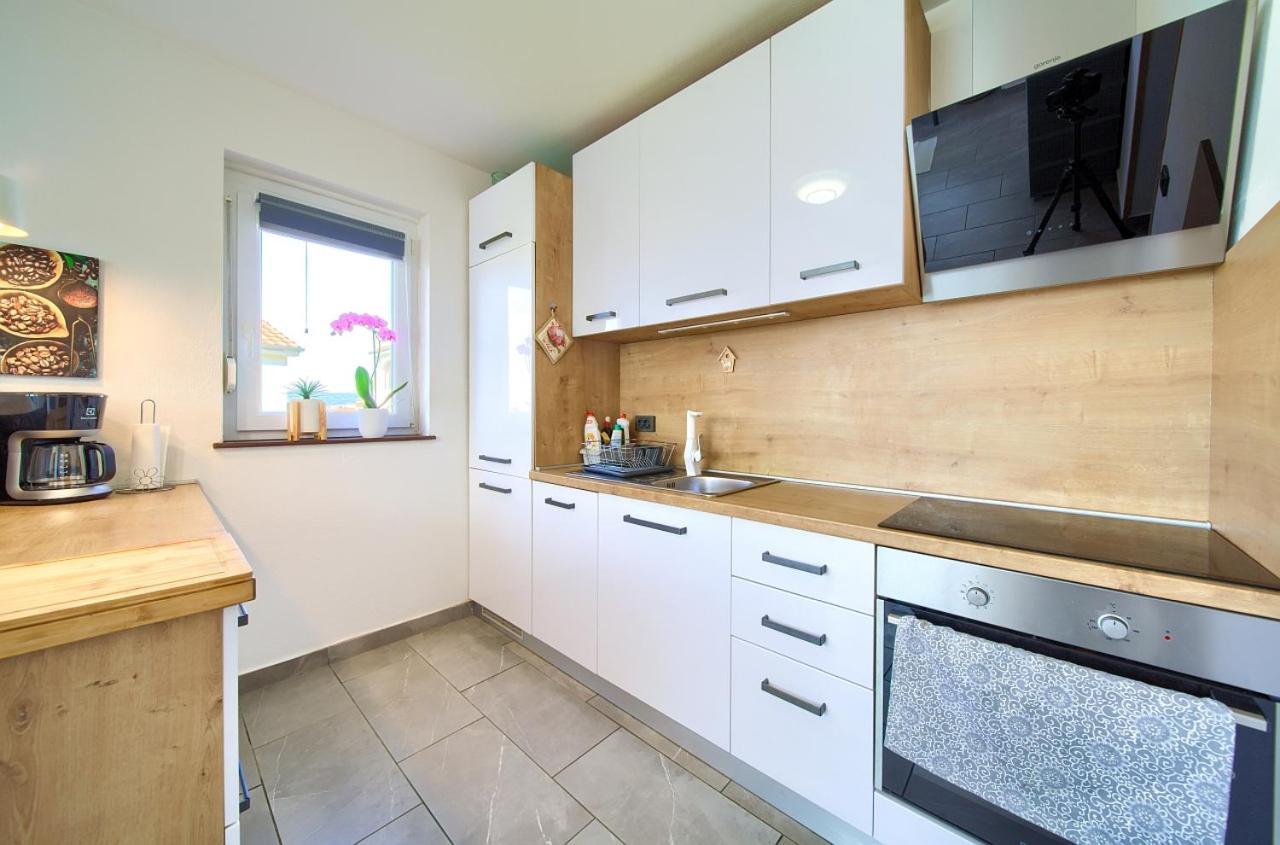 Appartment Mia Крк Екстер'єр фото